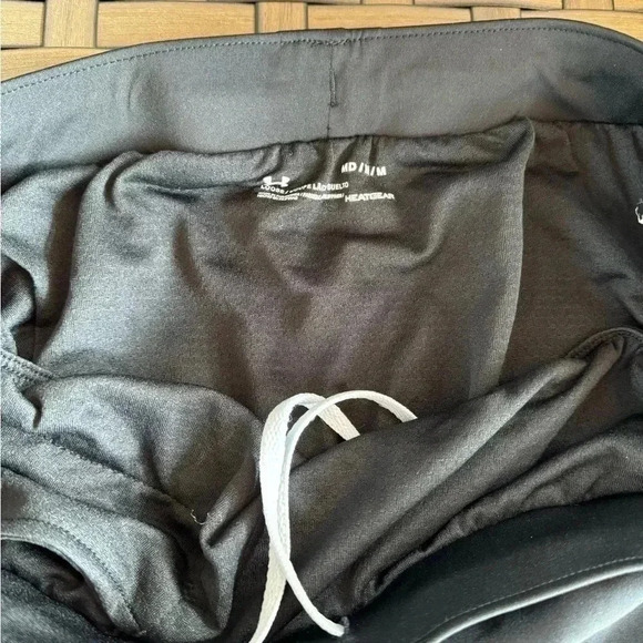 Under Armour Womens Mileage 2.0 Athletic Shorts Black Loose Elastic Waist Sz M - Picture 5 of 6